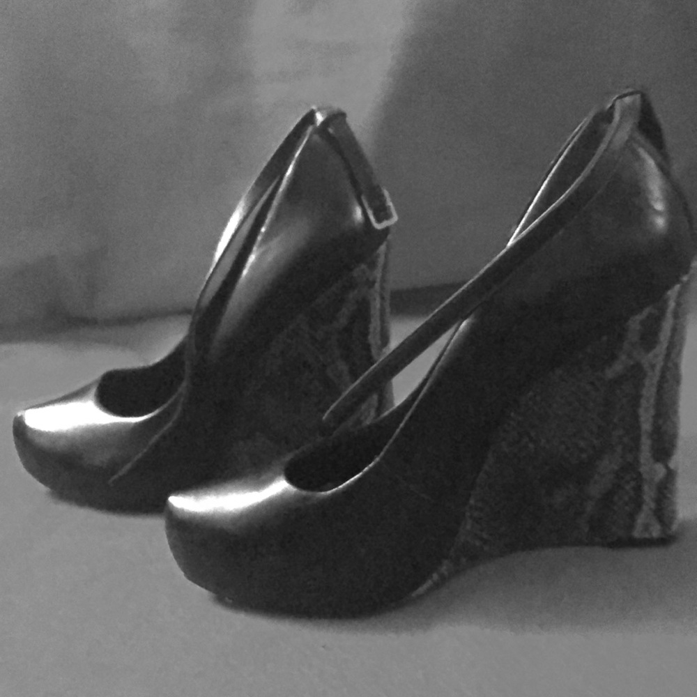 Python nosed wedges size 10